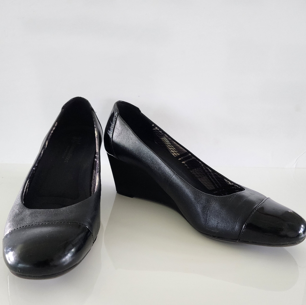 Naturalizer Wedge Heel, round toe, size 8 black